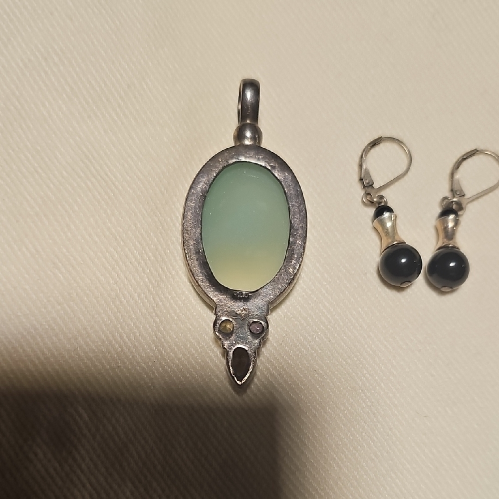Elegant 925 Silver Pendant and Earring Bundle with Blue and Black Stones - Picture 2 of 9